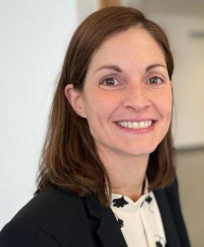 head shot of lizzie crawford