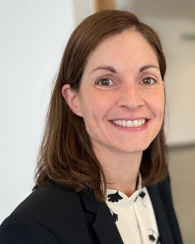 head shot of lizzie crawford